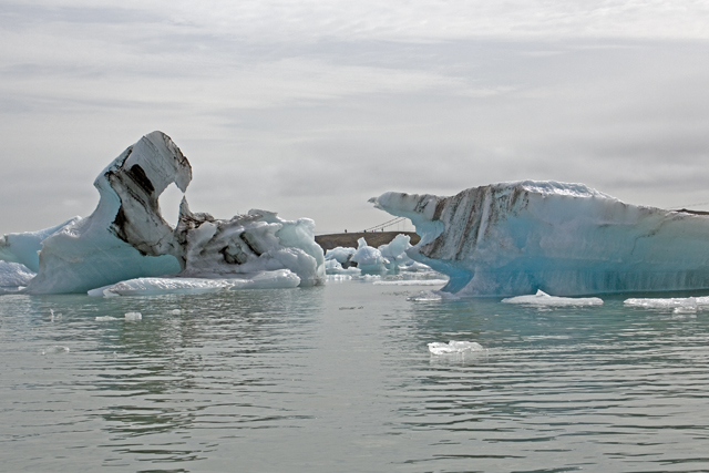 2011-07-06_11-21-30 island.jpg - Eisberge auf dem Jkulsarlon